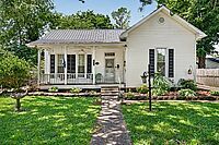 PROPERTY ONE| PRODUCING INCOME, 2 BED/1 BATH, DETACHED GARAGE, DOWNTOWN AUBURN